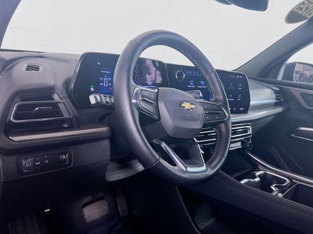 used 2025 Chevrolet Traverse car, priced at $33,935