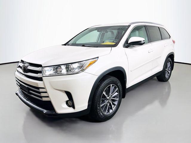 used 2019 Toyota Highlander car, priced at $21,650