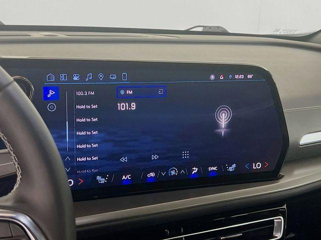 used 2025 Chevrolet Traverse car, priced at $37,600