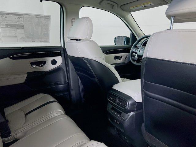 new 2026 Honda Pilot car, priced at $43,929