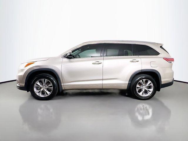 used 2015 Toyota Highlander car, priced at $14,318