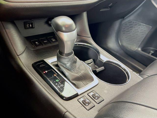 used 2015 Toyota Highlander car, priced at $14,318