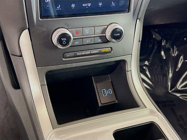 used 2024 Ford Edge car, priced at $19,112