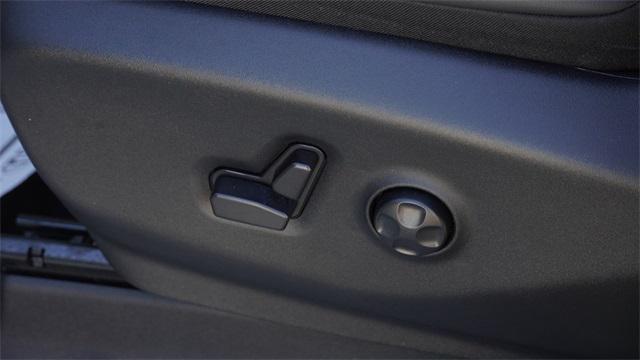 used 2024 Chrysler Pacifica car, priced at $32,104