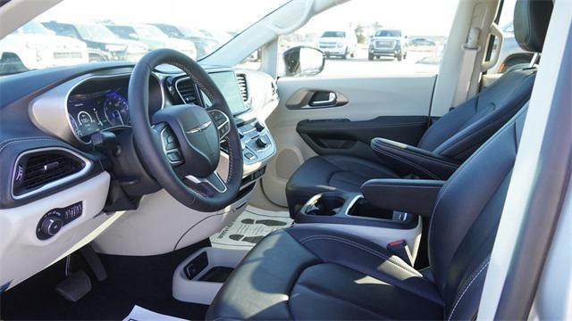 used 2024 Chrysler Pacifica car, priced at $32,104