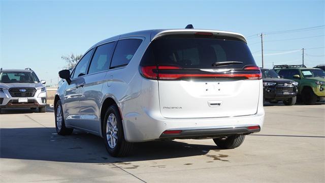 used 2024 Chrysler Pacifica car, priced at $32,104