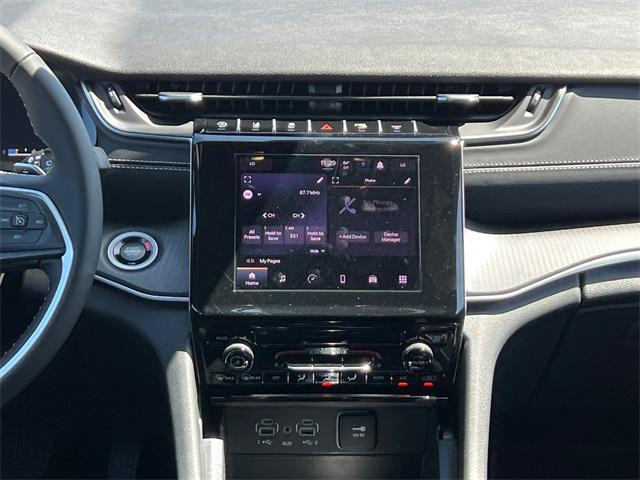 new 2025 Jeep Grand Cherokee L car, priced at $38,000