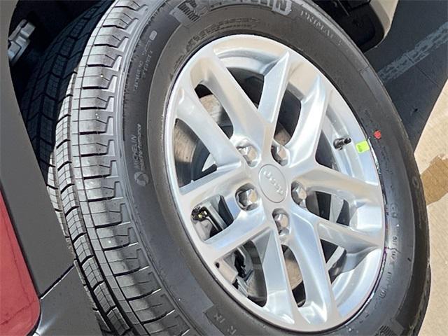 new 2025 Jeep Grand Cherokee L car, priced at $38,000