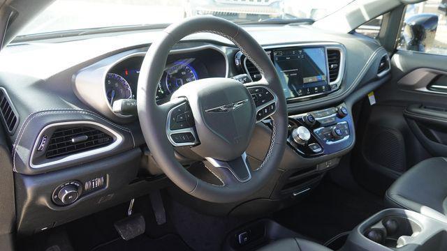 new 2026 Chrysler Pacifica car, priced at $39,225