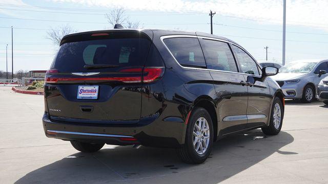 new 2026 Chrysler Pacifica car, priced at $39,225