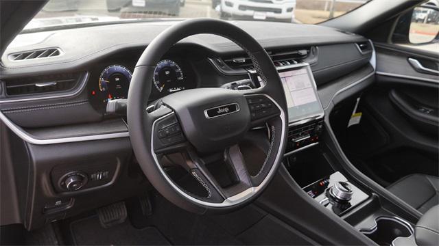 new 2025 Jeep Grand Cherokee car, priced at $46,000