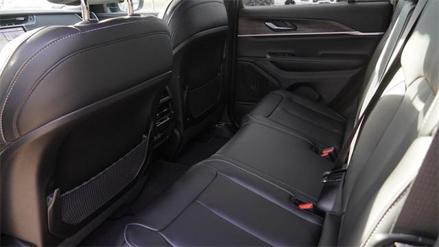 new 2025 Jeep Grand Cherokee car, priced at $46,000