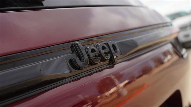 new 2025 Jeep Grand Cherokee car, priced at $46,000