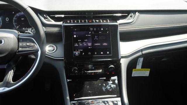 new 2026 Jeep Grand Cherokee car, priced at $37,865