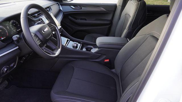 new 2026 Jeep Grand Cherokee car, priced at $36,698