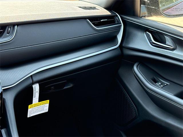 new 2025 Jeep Grand Cherokee car, priced at $41,326