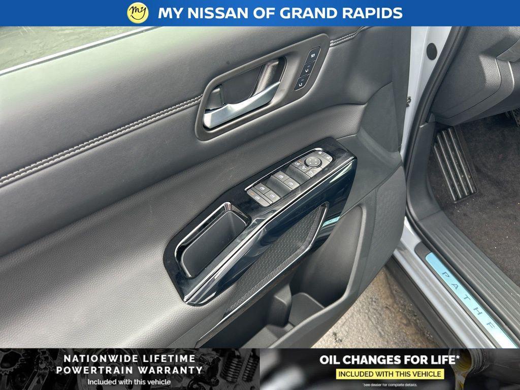 new 2026 Nissan Pathfinder car, priced at $50,186