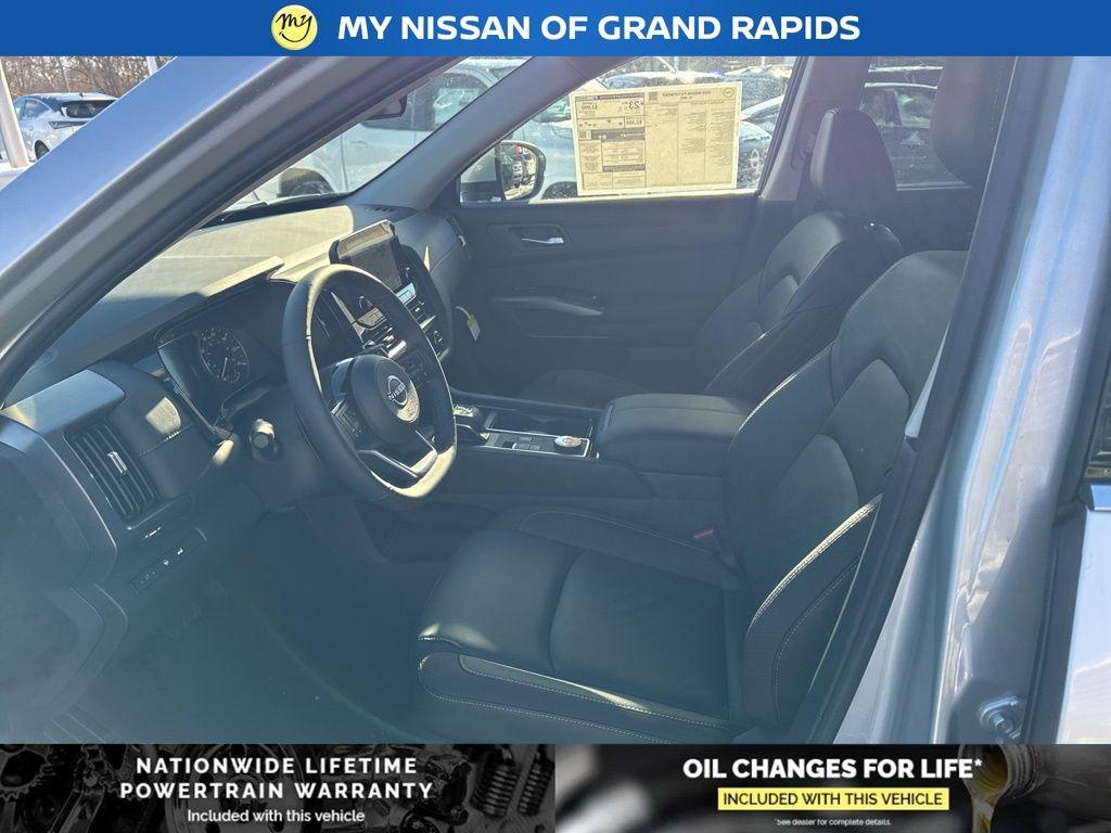new 2025 Nissan Pathfinder car, priced at $44,200
