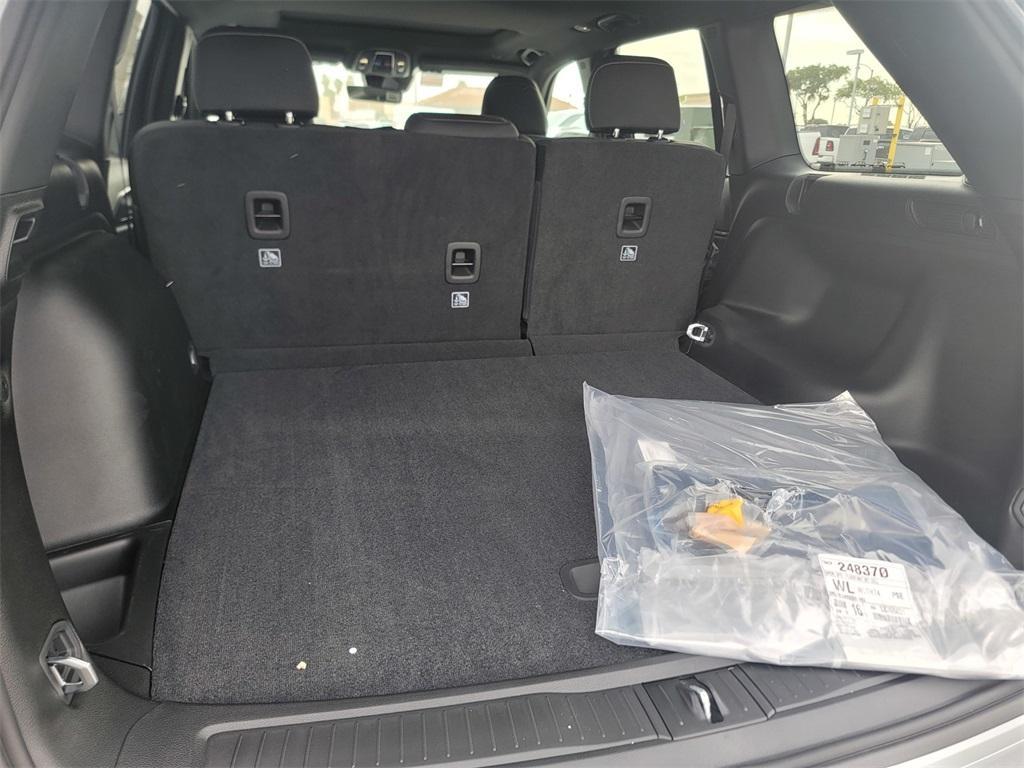 new 2025 Jeep Grand Cherokee car, priced at $37,125