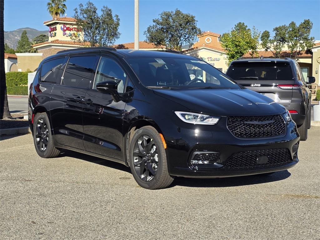 new 2026 Chrysler Pacifica car, priced at $42,055