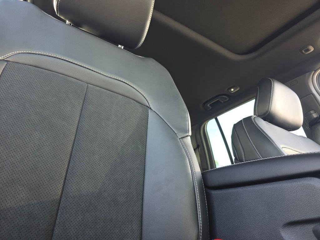 new 2026 Jeep Grand Cherokee car, priced at $43,900