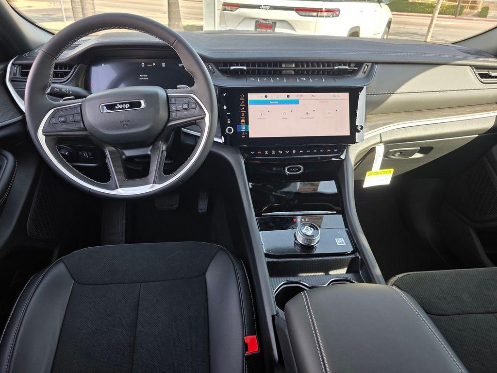 new 2026 Jeep Grand Cherokee car, priced at $44,150