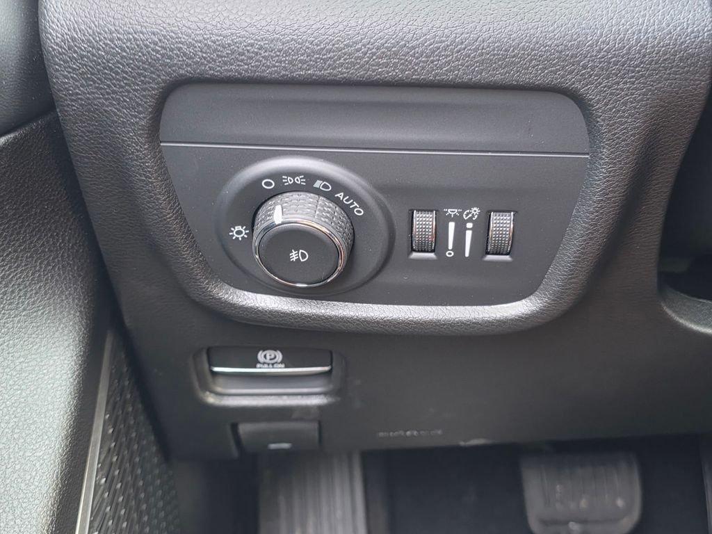 new 2026 Jeep Cherokee car, priced at $38,220