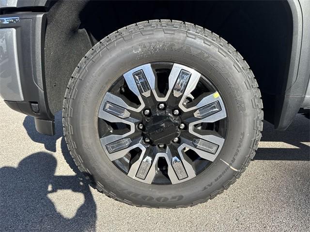 new 2026 GMC Sierra 2500 car, priced at $81,323