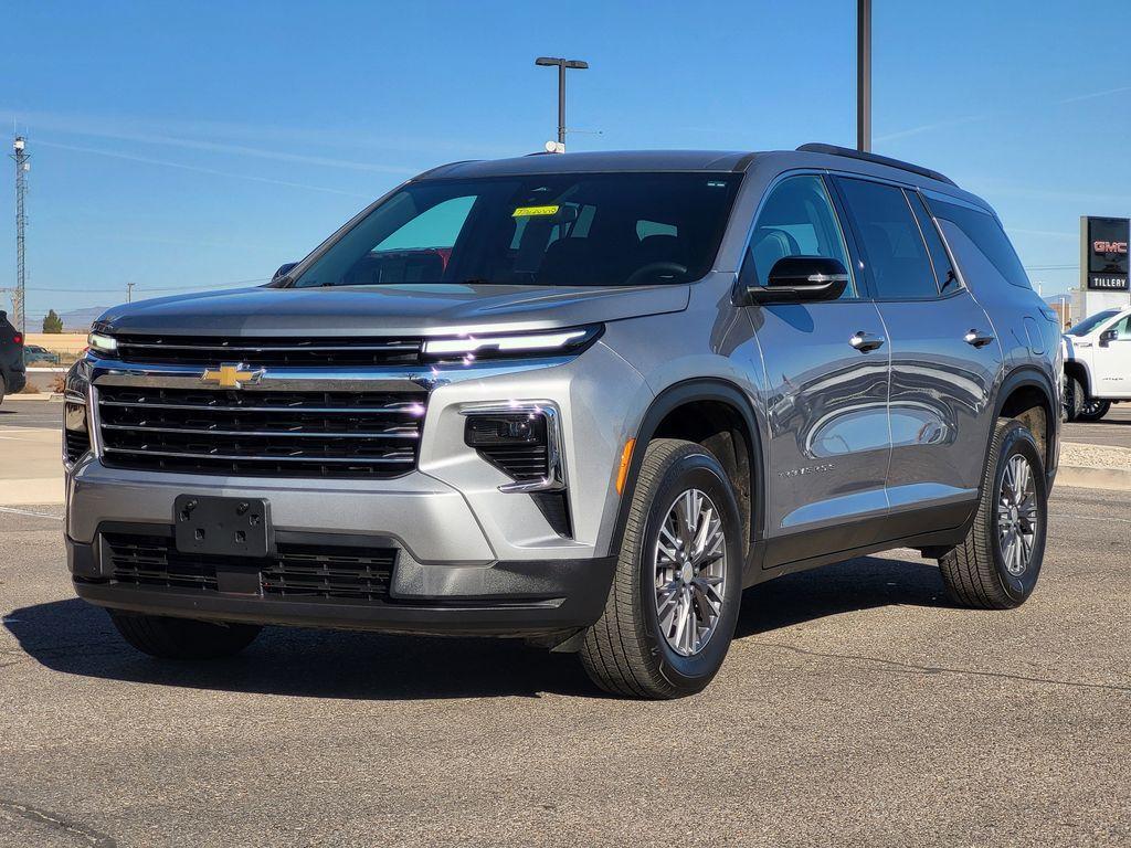 used 2025 Chevrolet Traverse car, priced at $35,995