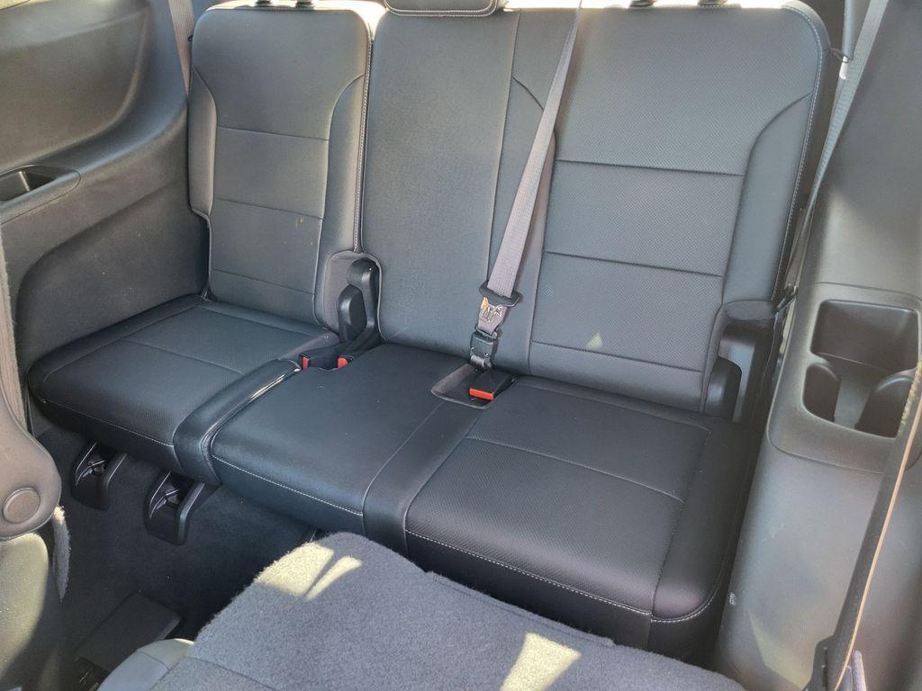 used 2025 Chevrolet Traverse car, priced at $35,995