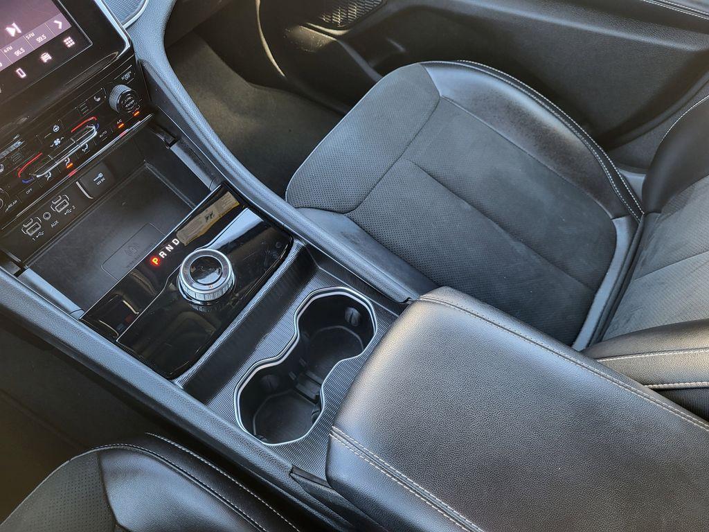 used 2024 Jeep Grand Cherokee L car, priced at $33,995