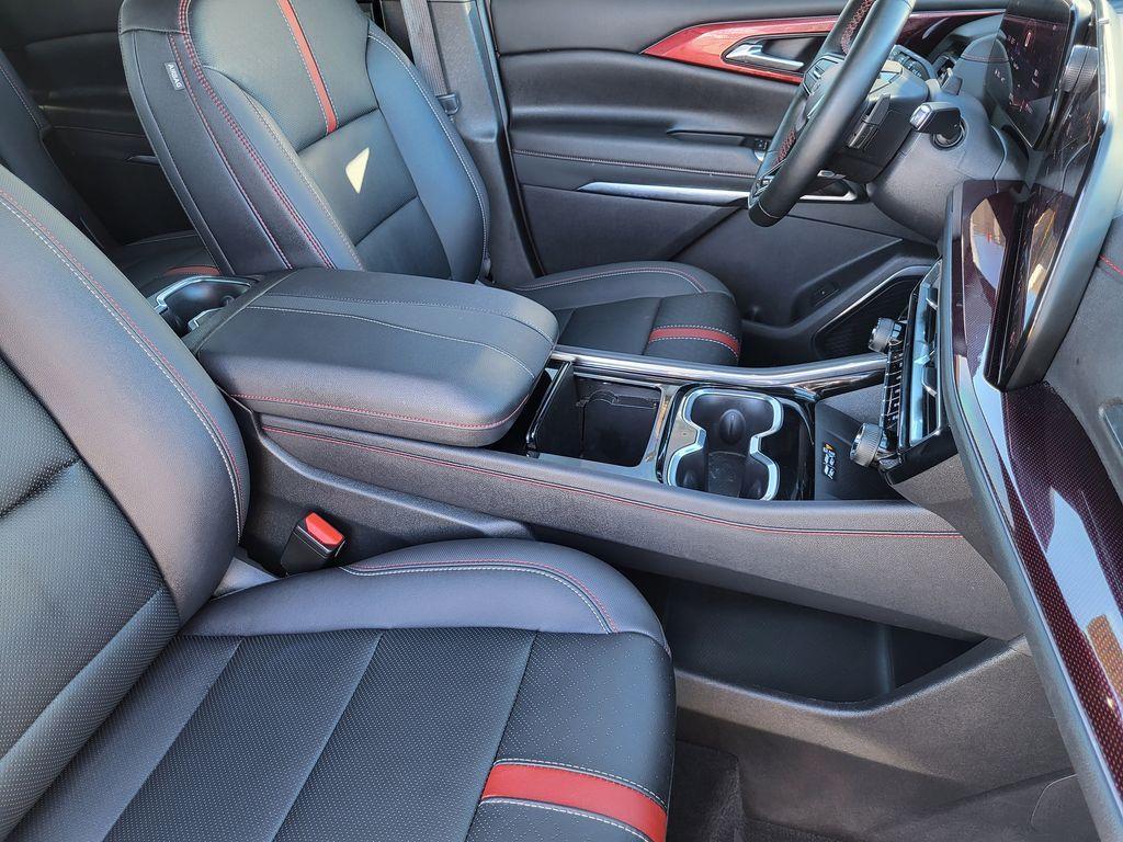 used 2024 Chevrolet Traverse car, priced at $51,995