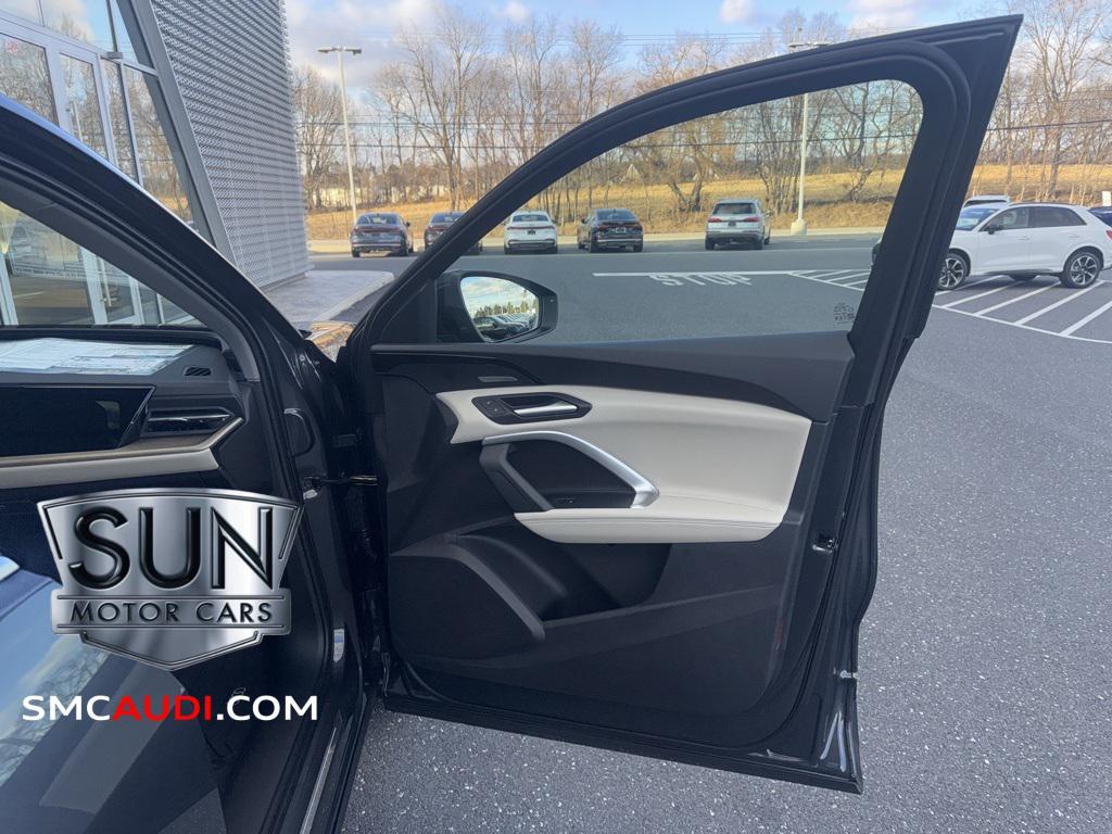 new 2025 Audi Q5 car, priced at $58,725