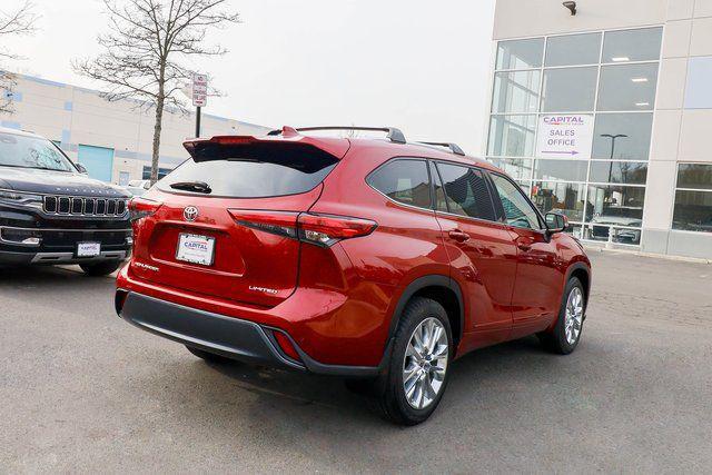 used 2021 Toyota Highlander car, priced at $29,995