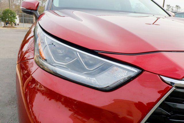 used 2021 Toyota Highlander car, priced at $29,995