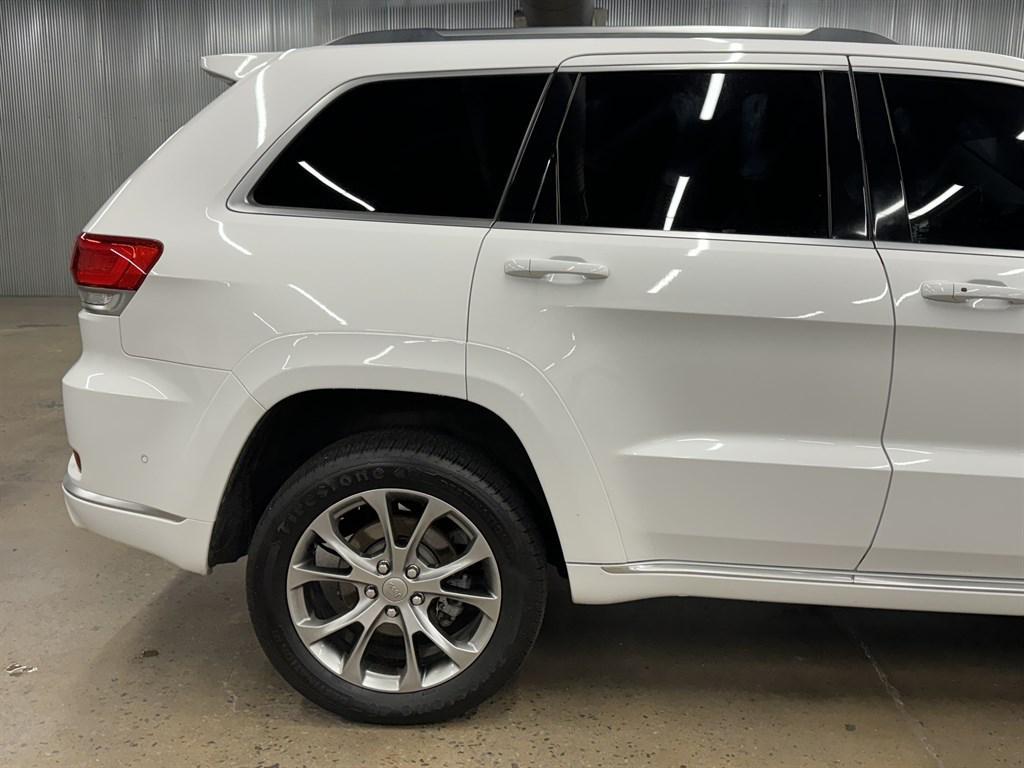 used 2020 Jeep Grand Cherokee car, priced at $27,900