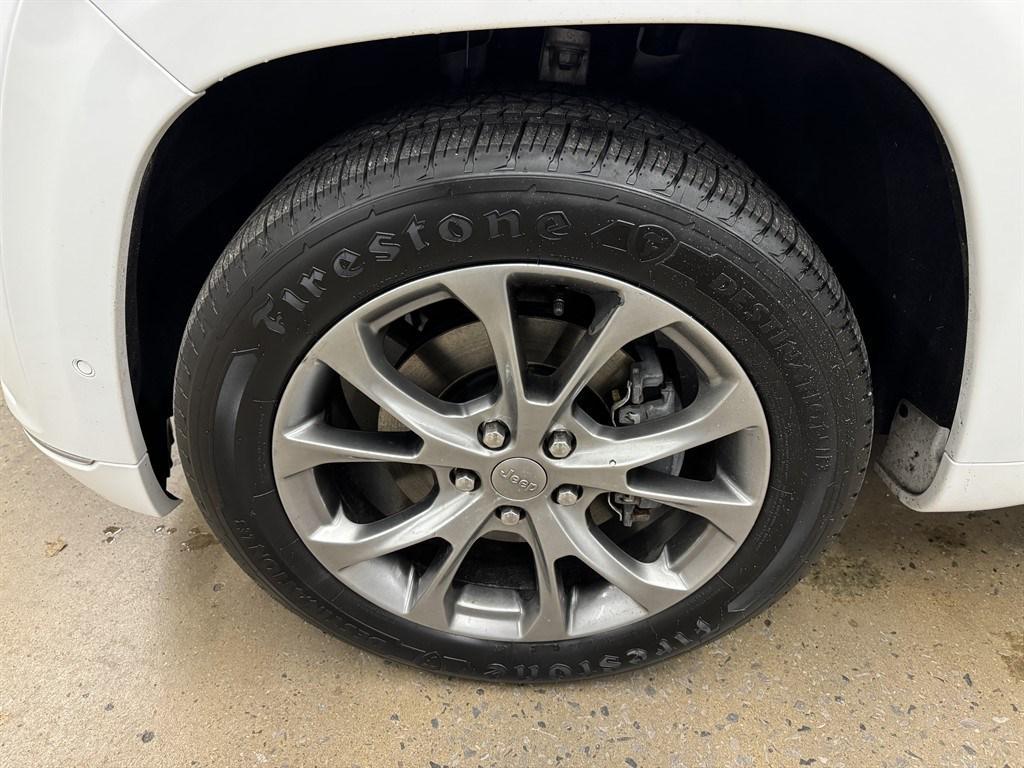 used 2020 Jeep Grand Cherokee car, priced at $27,900