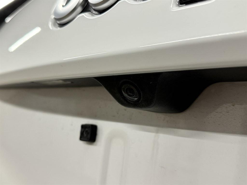 used 2020 Jeep Grand Cherokee car, priced at $27,900