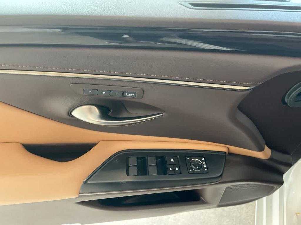 used 2020 Lexus ES 350 car, priced at $28,575