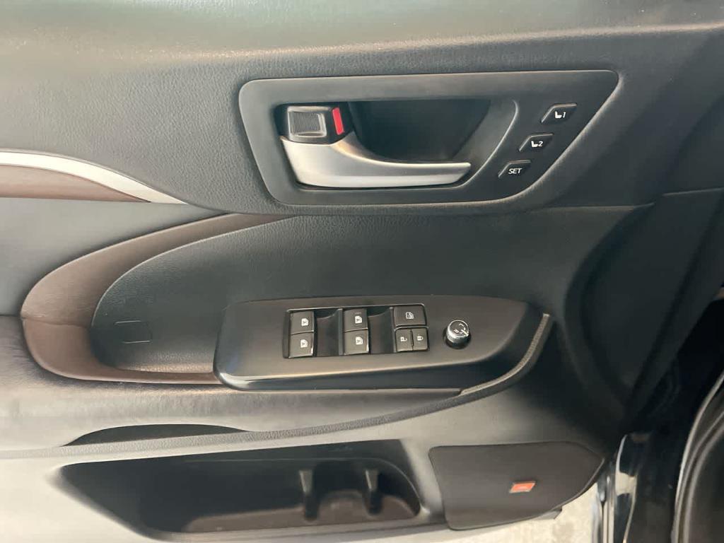 used 2016 Toyota Highlander car, priced at $16,607