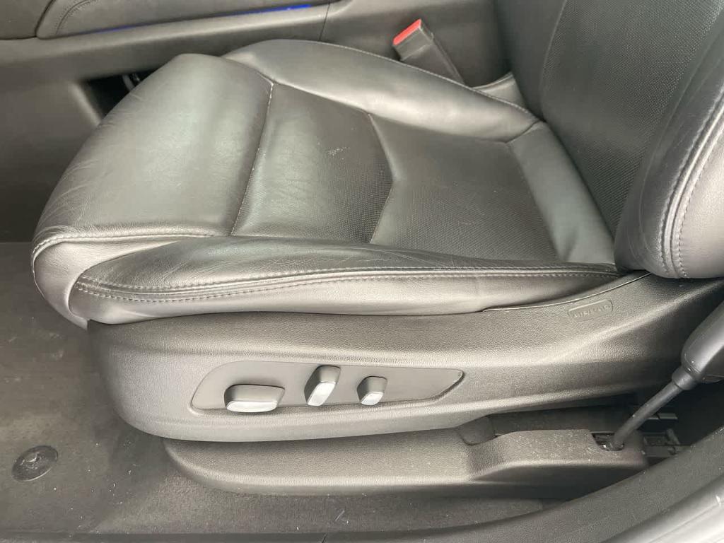 used 2018 Cadillac XT5 car, priced at $20,722