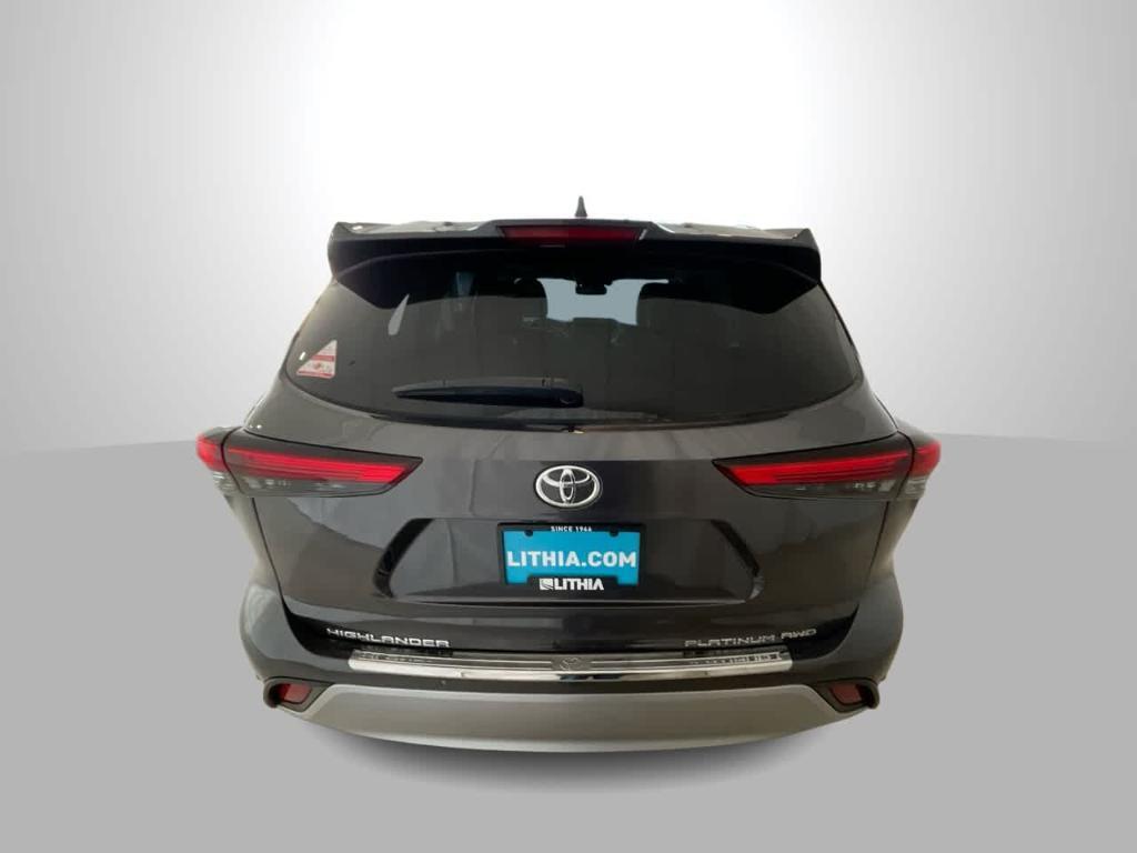 used 2022 Toyota Highlander car, priced at $37,981
