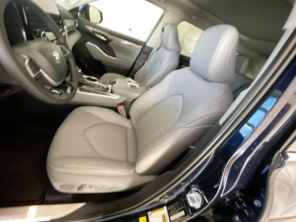 new 2026 Toyota Highlander car, priced at $54,509