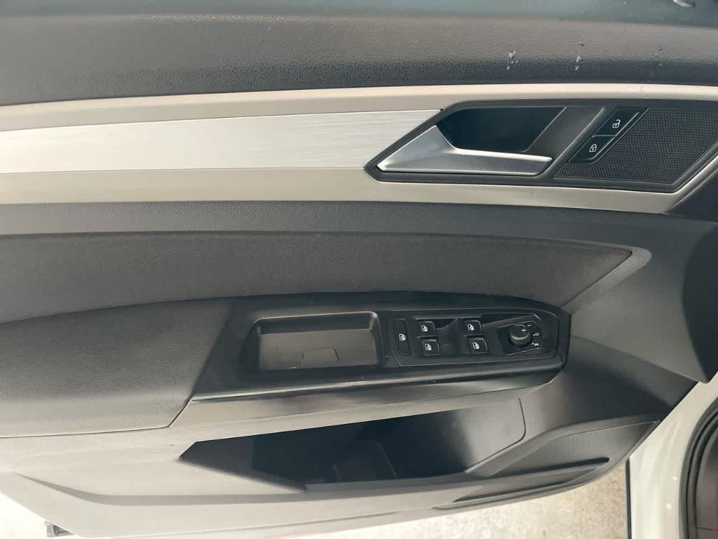 used 2021 Volkswagen Atlas car, priced at $15,991