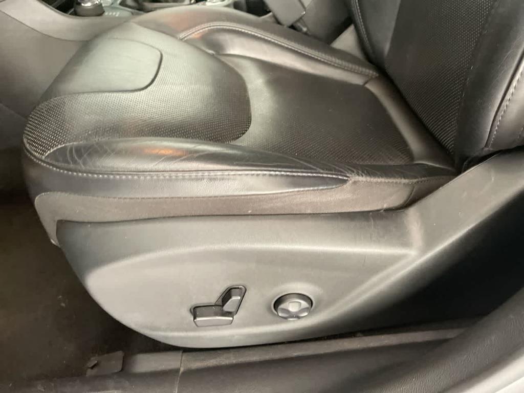 used 2019 Jeep Cherokee car, priced at $16,772