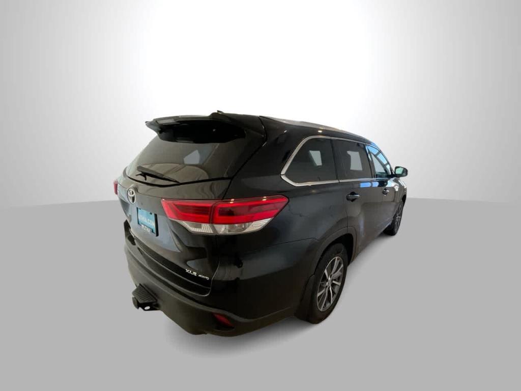 used 2018 Toyota Highlander car, priced at $25,371