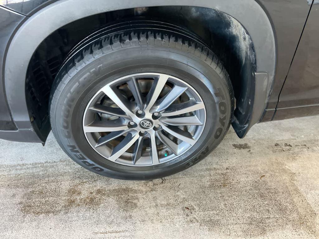 used 2018 Toyota Highlander car, priced at $25,371