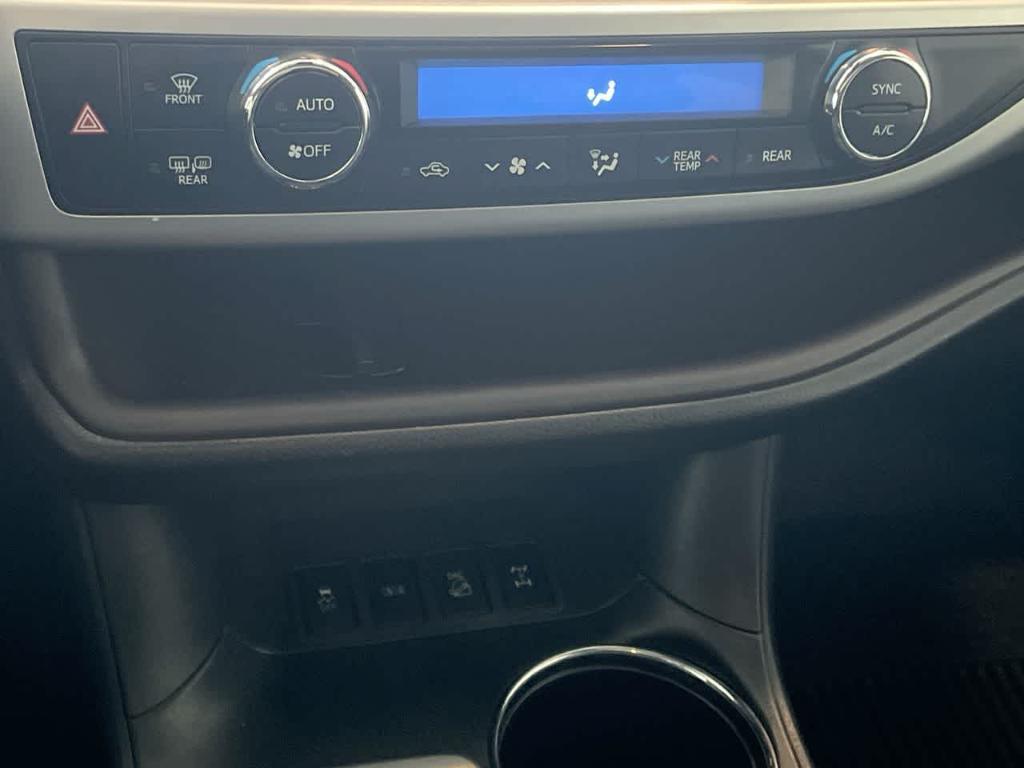 used 2018 Toyota Highlander car, priced at $25,371