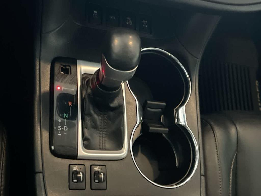 used 2018 Toyota Highlander car, priced at $25,371