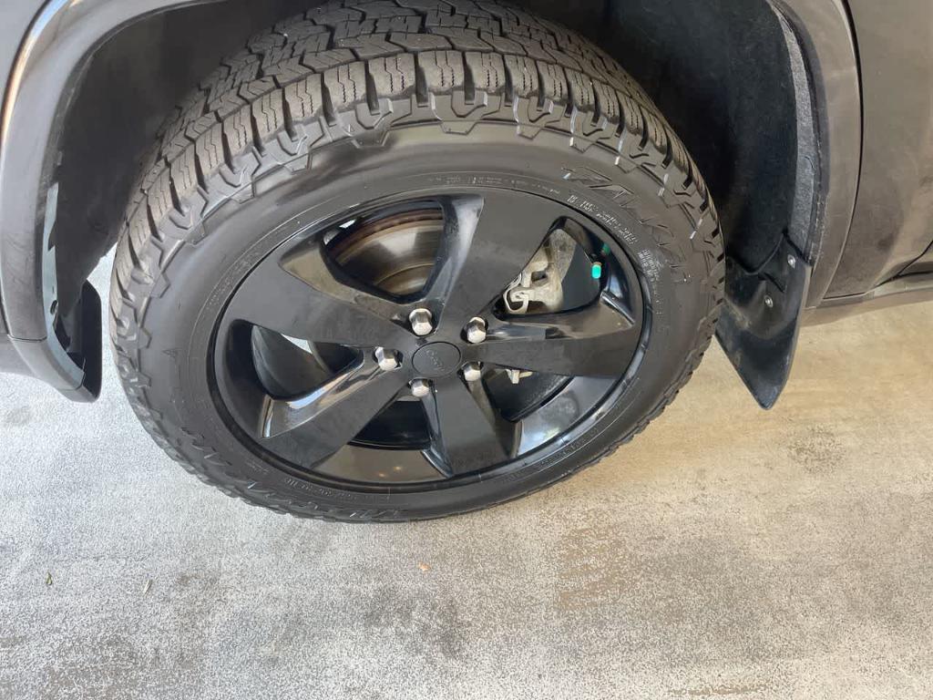 used 2015 Jeep Grand Cherokee car, priced at $15,377